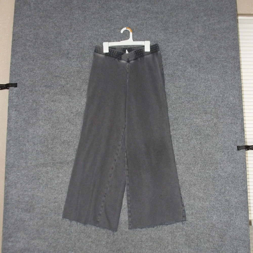 Out From Under Pants Womens Size S Grey‎ Wide Leg Distressed Raw Hem Trendy Boho